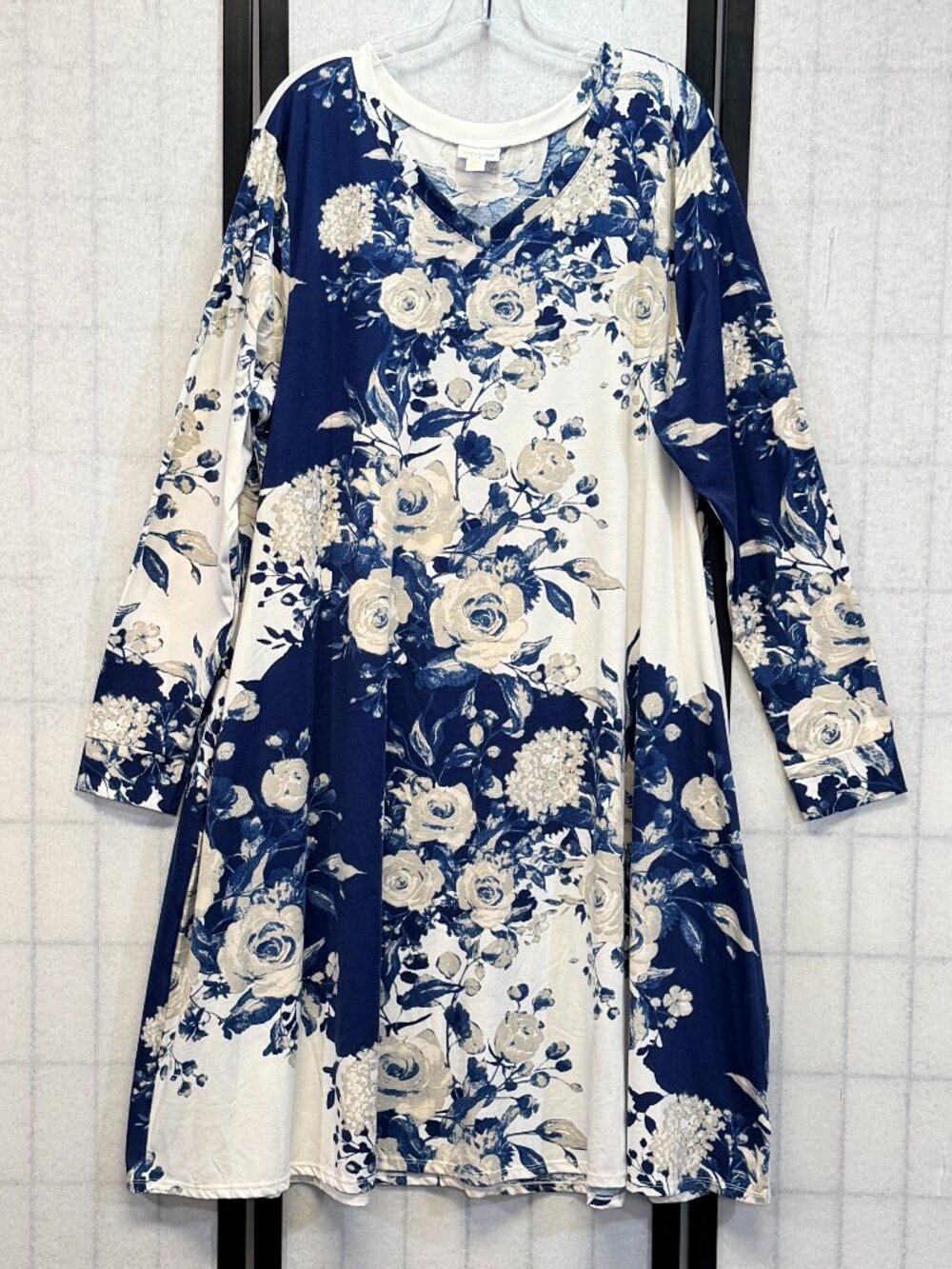 LuLaRoe Emily V Neck Blue White Floral Flare Knit Midi Dress Long Sleeve 3XL